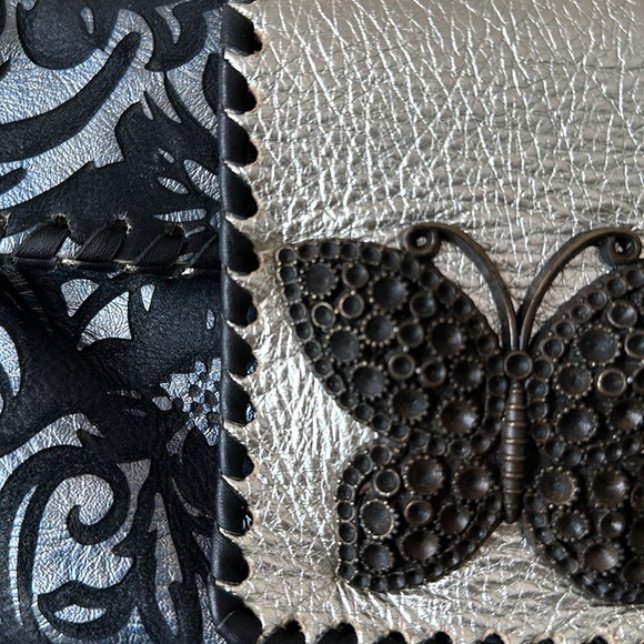 Leather clutch/wristlet - Picture 3 of 9